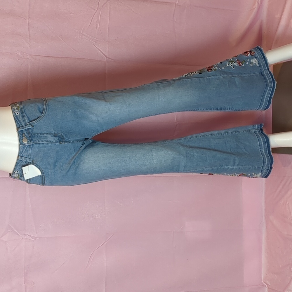 Flower Embroidered Light Blue Wash Y2K Flare Jeans size 4